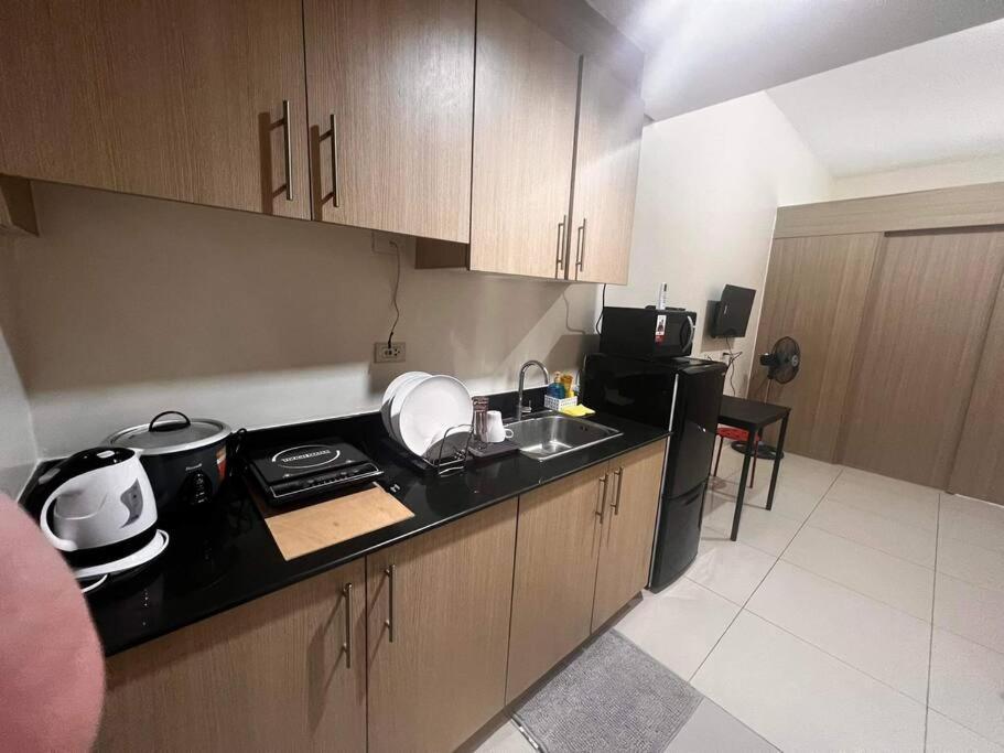Breeze Residences - 1Br Unit With Balcony -Top Floor Manille Extérieur photo