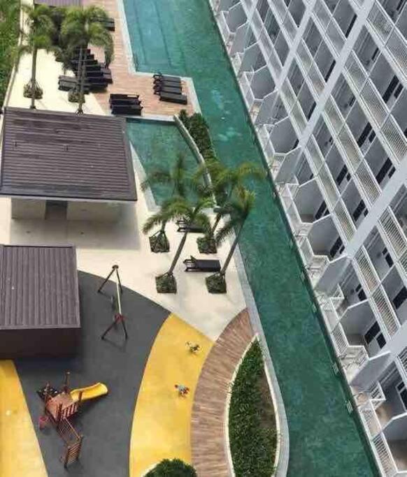 Breeze Residences - 1Br Unit With Balcony -Top Floor Manille Extérieur photo