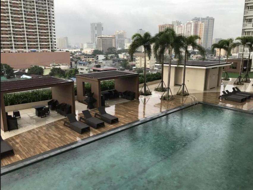 Breeze Residences - 1Br Unit With Balcony -Top Floor Manille Extérieur photo