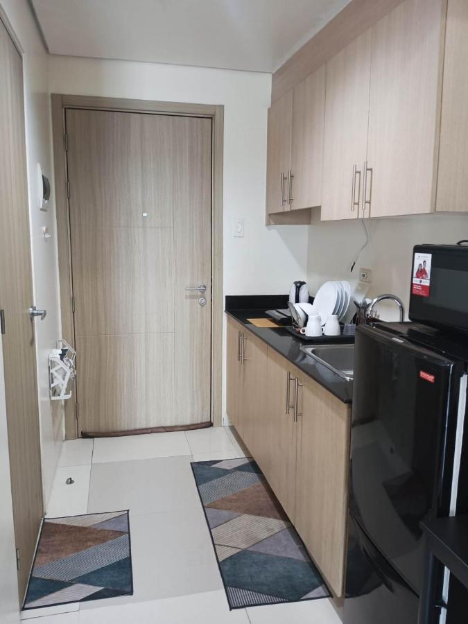 Breeze Residences - 1Br Unit With Balcony -Top Floor Manille Extérieur photo
