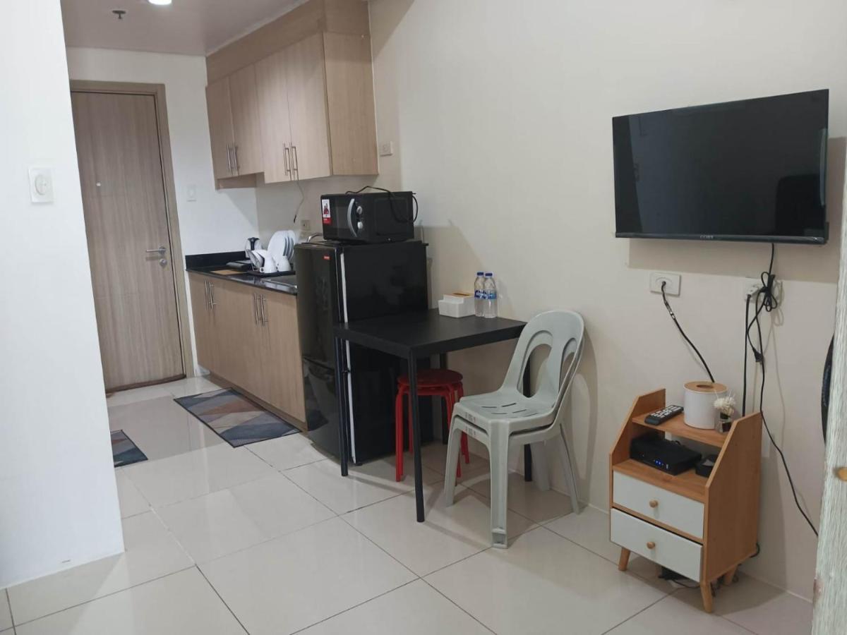 Breeze Residences - 1Br Unit With Balcony -Top Floor Manille Extérieur photo