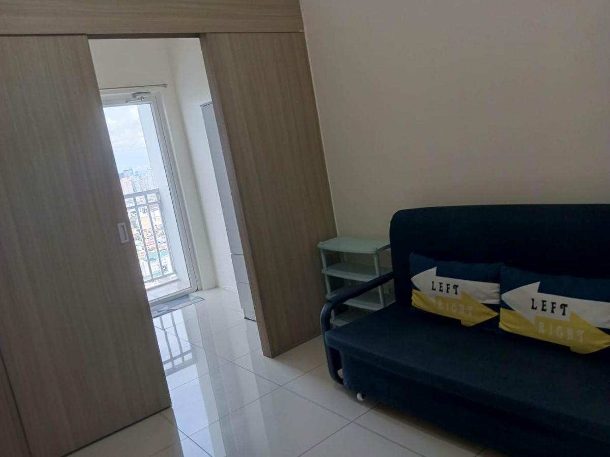 Breeze Residences - 1Br Unit With Balcony -Top Floor Manille Extérieur photo